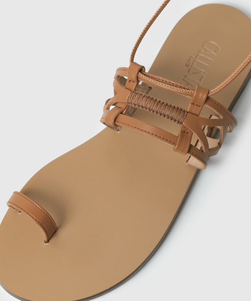 Τα grecian chic σανδάλια που ορίζουν το καλοκαιρινό στυλ μας - εικόνα 1