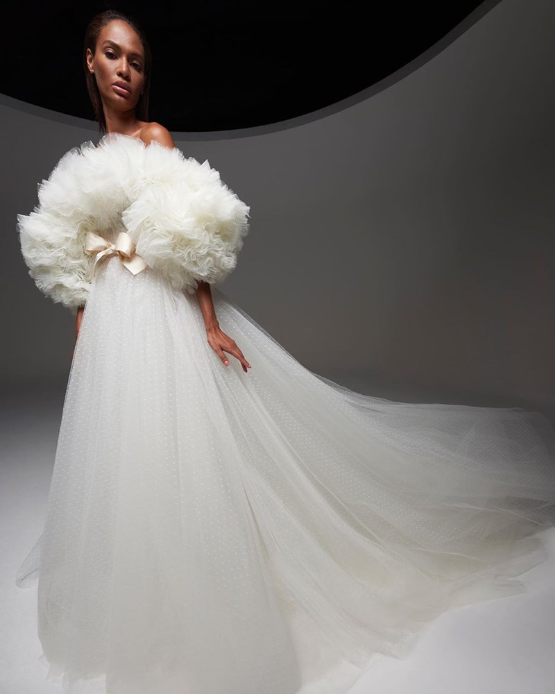 H Haute Couture collection του οίκου Giambattista Valli μοιάζει βγαλμένη από όνειρο - εικόνα 6