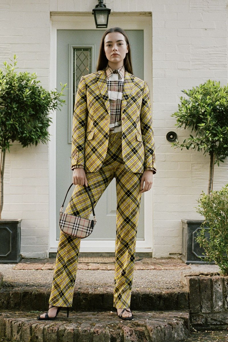 H resort 2021 συλλογή του οίκου Burberry - εικόνα 1