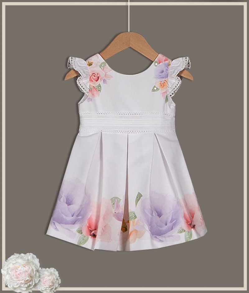 Αν ετοιμάζεσαι να γίνεις νονά σου έχουμε όλα τα tips - εικόνα 9