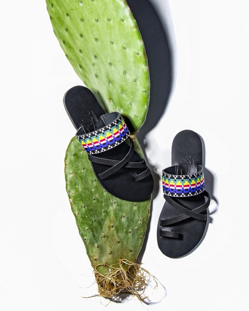 Τα boho σανδάλια που δεν θα βγάλουμε από τα πόδια μας όλο το καλοκαίρι #mustbuy - εικόνα 1