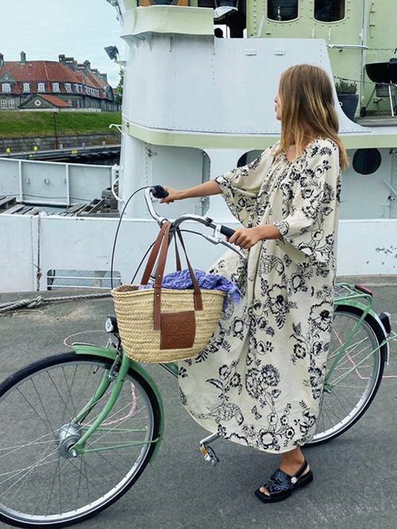 Τα fashion girls μίλησαν: Αυτή είναι η τοπ τσάντα του καλοκαιριού - εικόνα 2