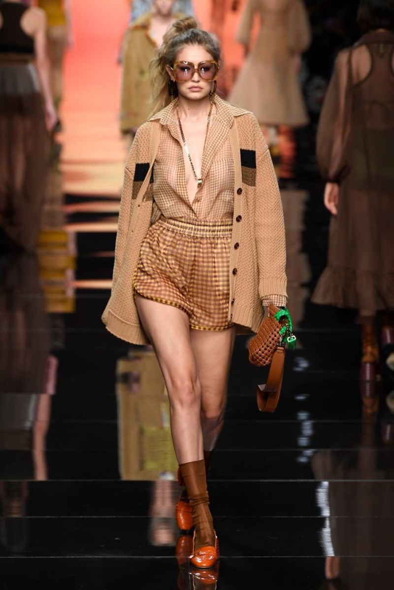 (Super!) Hot Right Now: Τα καυτά σορτσάκια είναι τάση φέτος και αν δεν τα βάλεις τώρα, τότε πότε; - εικόνα 1