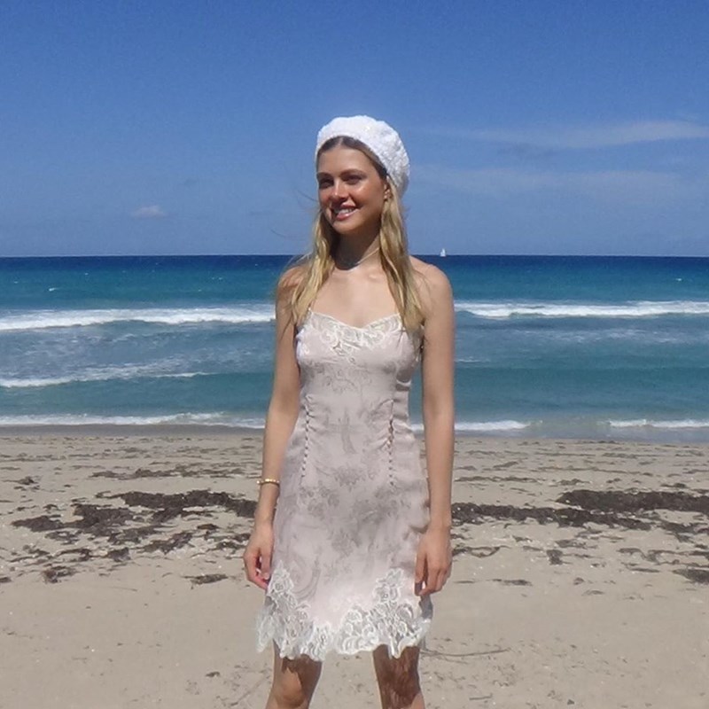 Nicola Peltz: Η σύντροφος του Brooklyn Beckham έχει και τρομερό στυλ - εικόνα 8