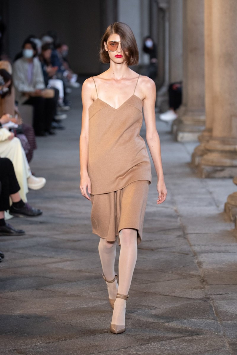 Το show του οίκου Max Mara στην Εβδομάδα Μόδας του Μιλάνου - εικόνα 12