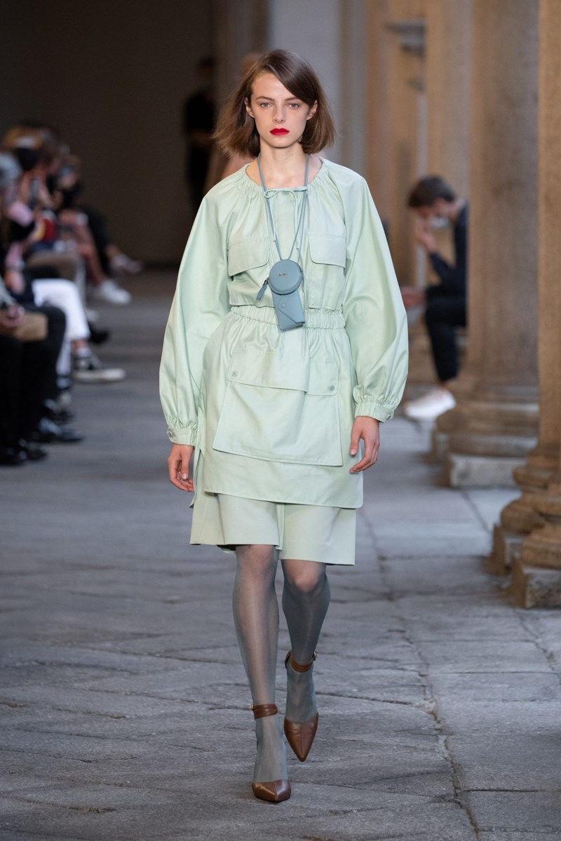 Το show του οίκου Max Mara στην Εβδομάδα Μόδας του Μιλάνου - εικόνα 9