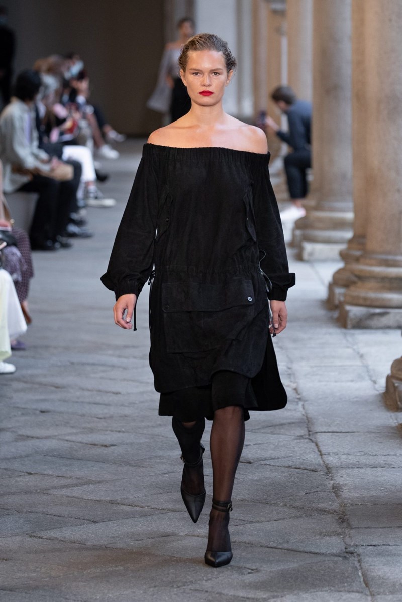 Το show του οίκου Max Mara στην Εβδομάδα Μόδας του Μιλάνου - εικόνα 10
