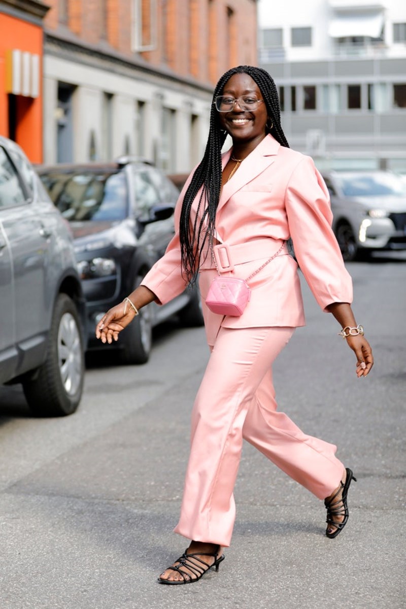 13+1 street style looks μετατρέπουν τα κοστούμια σε Νο1 επιλογή για τώρα (για αύριο, για πάντα!) - εικόνα 2