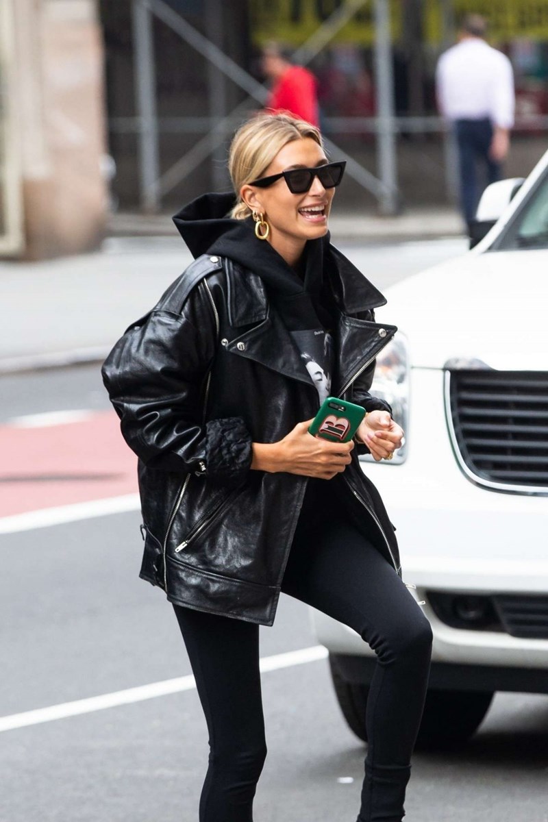 Το δερμάτινο jacket είναι αυτό που θα πάρεις σήμερα αλλά θα φοράς για πάντα (5 top επιλογές!) - εικόνα 1