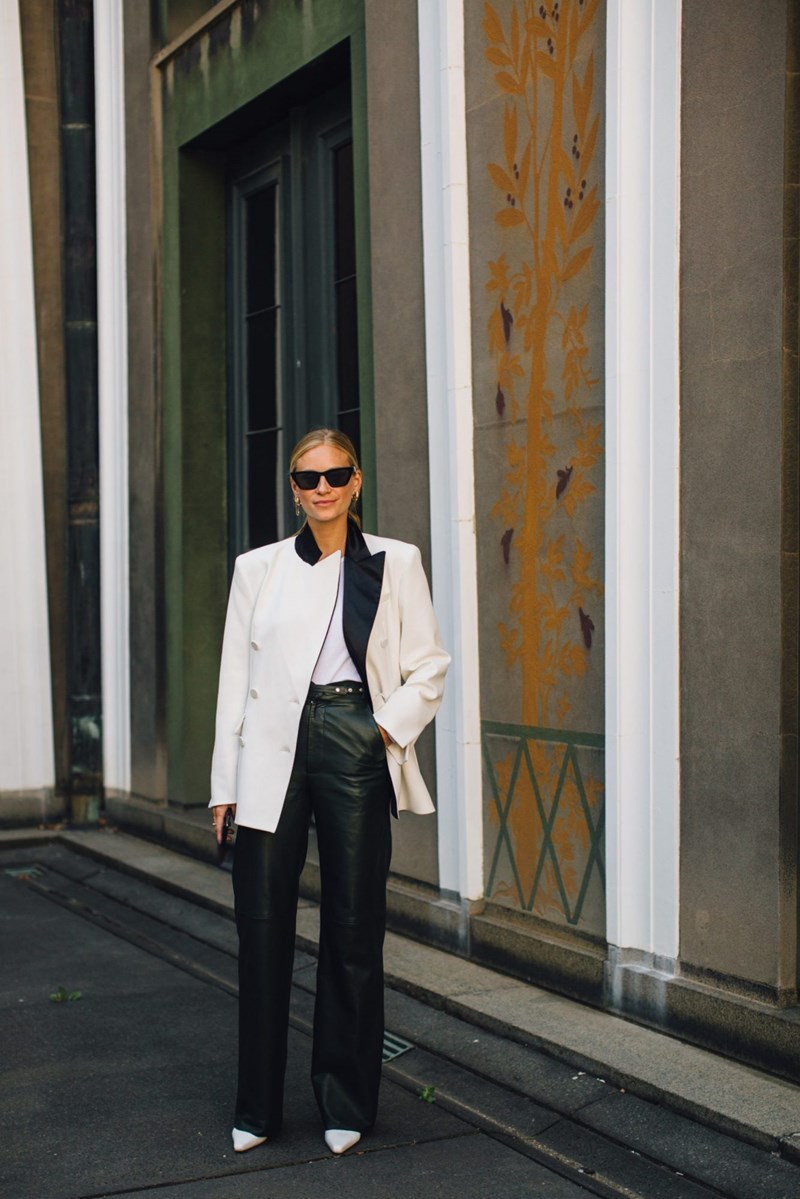 13+1 street style looks μετατρέπουν τα κοστούμια σε Νο1 επιλογή για τώρα (για αύριο, για πάντα!) - εικόνα 1