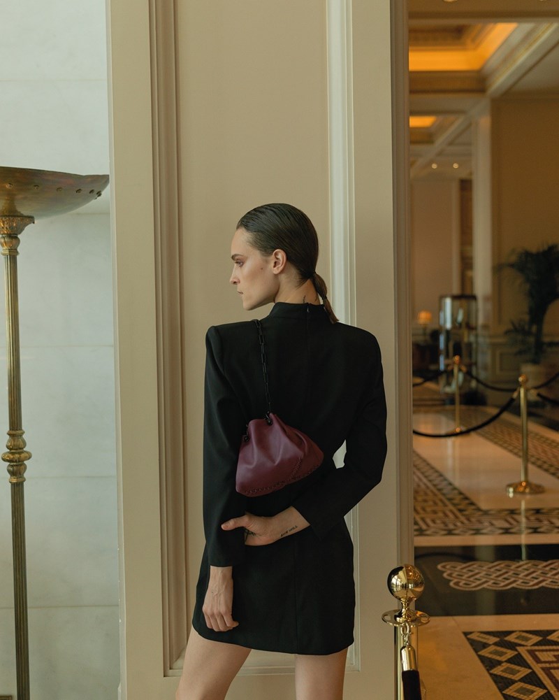 Οι πιο elegant τσάντες του φθινοπώρου έχουν φυσικά ελληνική υπογραφή - εικόνα 1