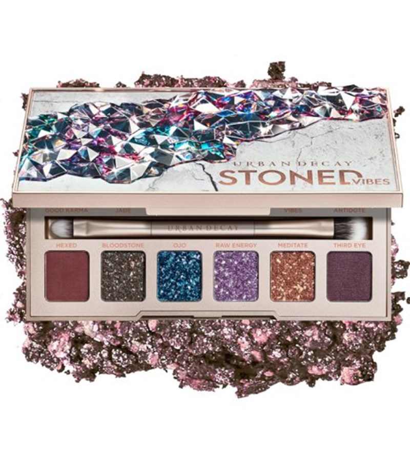 Παλέτα σκιών Stoned Vibes Eyeshadow Palette, της Urban Decay.
