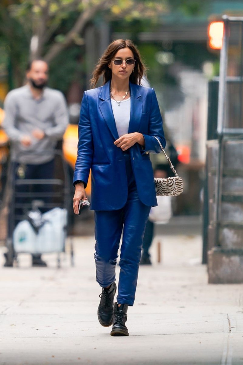 Η Irina Shayk σου δείχνει πώς να φορέσεις το δερμάτινο κοστούμι - εικόνα 1