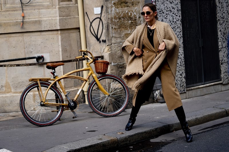 15 θεϊκοί, street style συνδυασμοί που θα σε βγάζουν από την δύσκολη θέση όλη τη σεζόν - εικόνα 1
