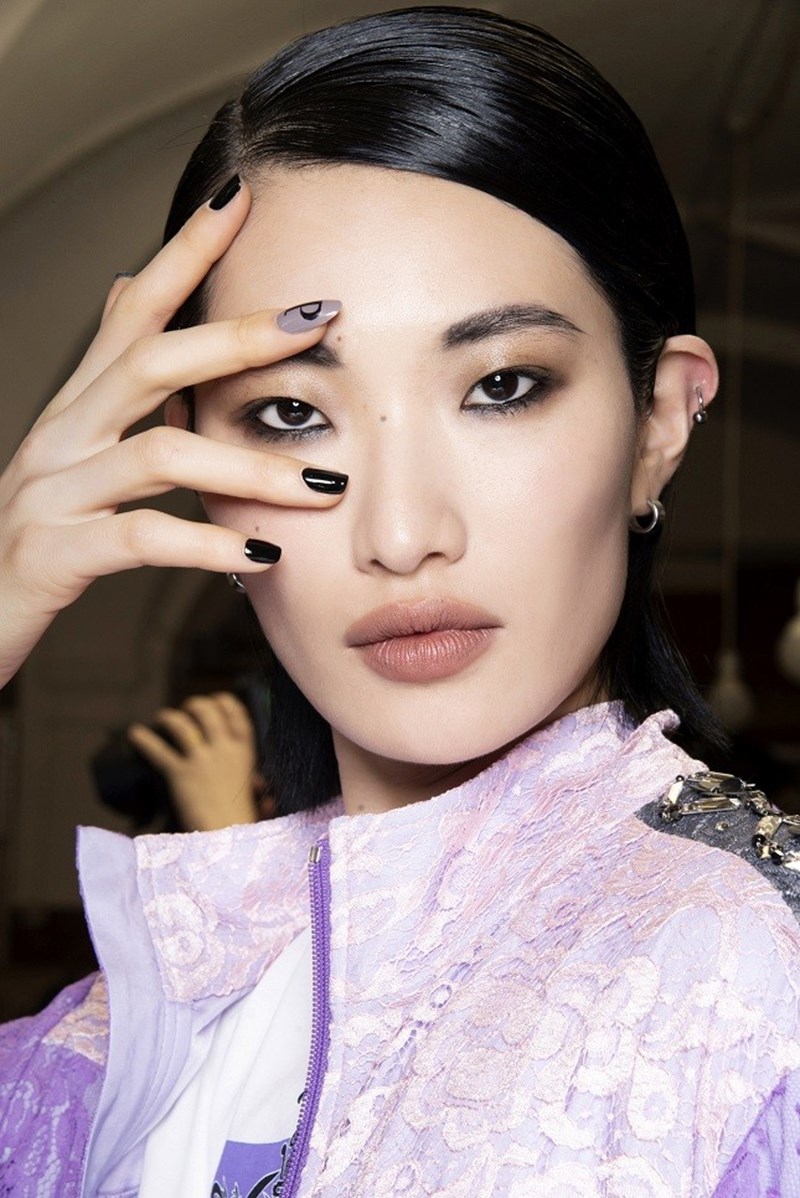 Home manicure: βάψε μόνη τα νύχια σου σωστά - εικόνα 1