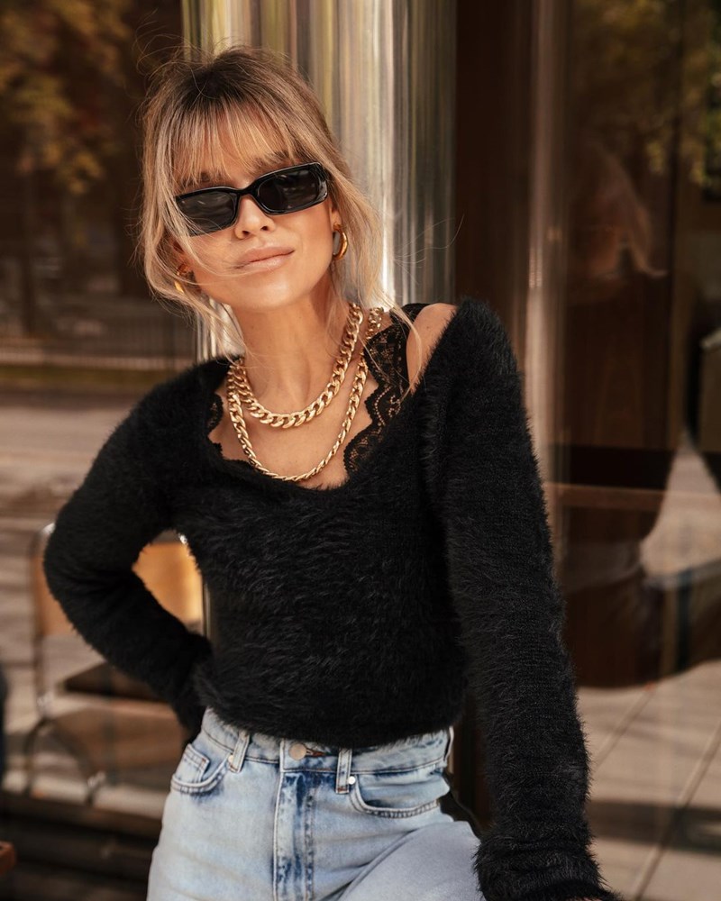 18 ακαταμάχητες (casual but chic) εμφανίσεις που ταιριάζουν «γάντι» στην εποχή - εικόνα 2