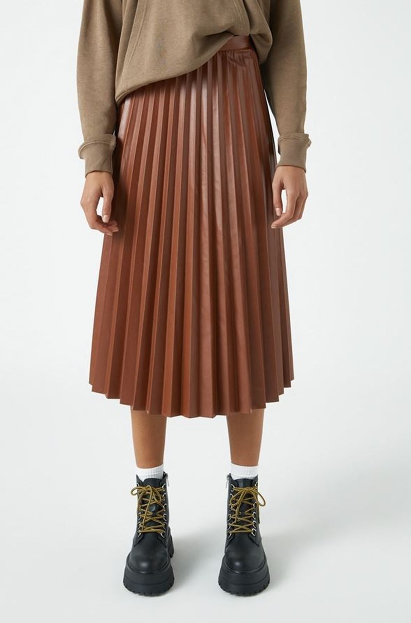 Δερμάτινη φούστα, Pull & Bear.