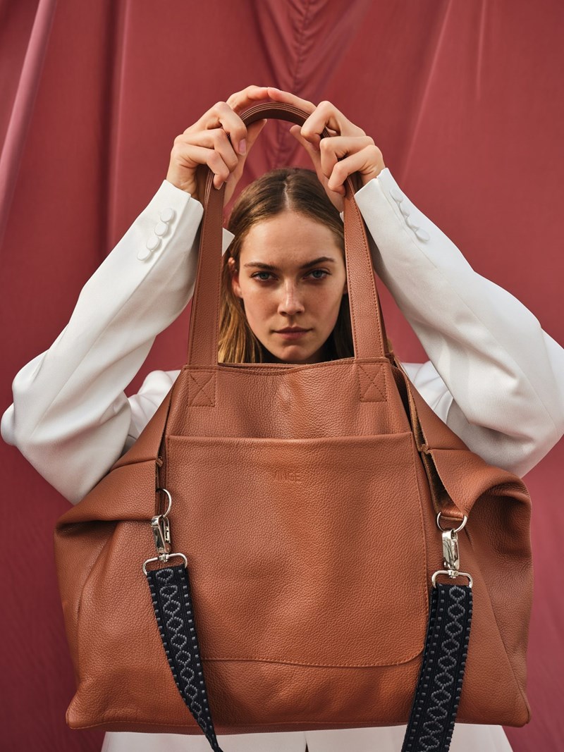Το ελληνικό brand Vinge Project σχεδίασε τις τσάντες του χειμώνα - εικόνα 2