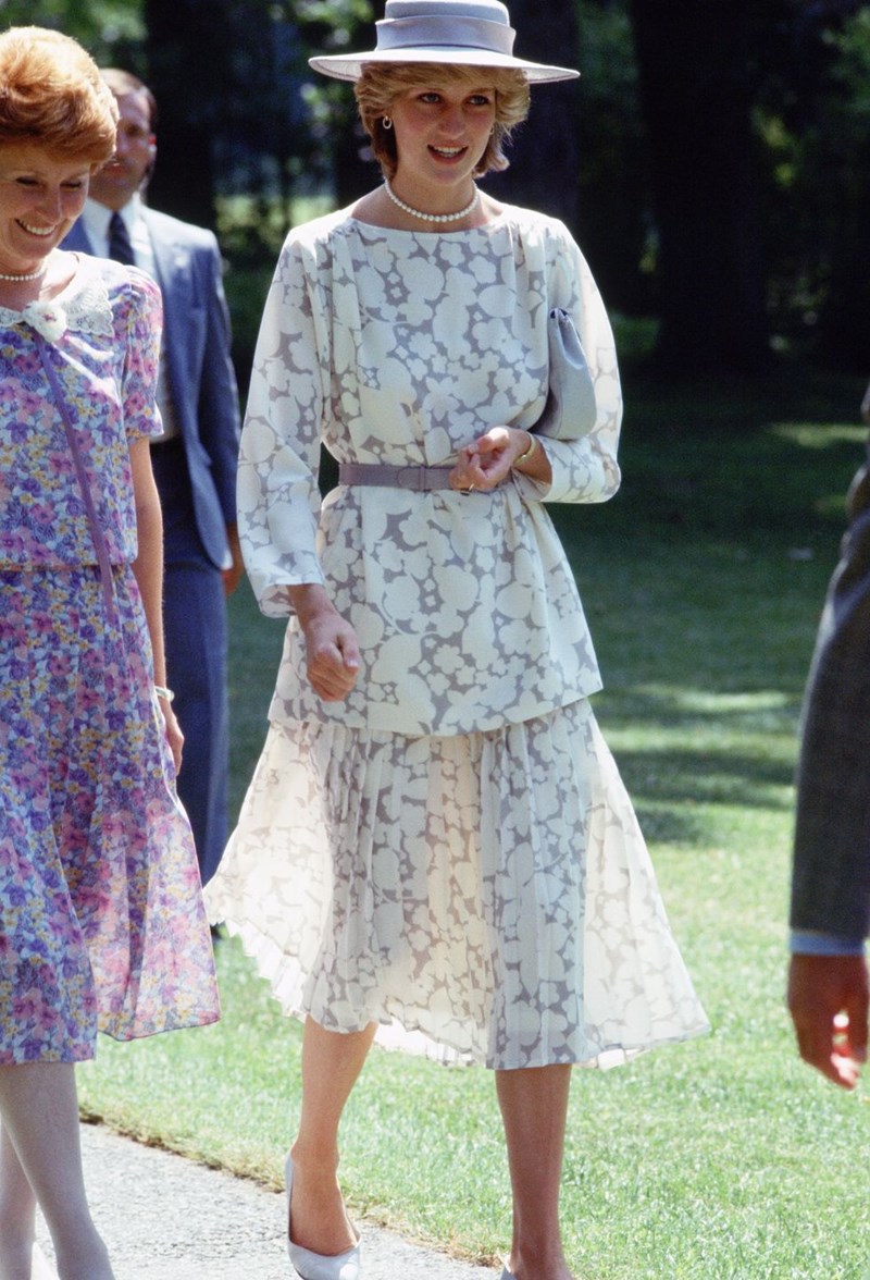 16+1 αξεπέραστα looks της Diana (έχουμε φάει κόλλημα με το "The Crown", φαίνεται;) - εικόνα 12