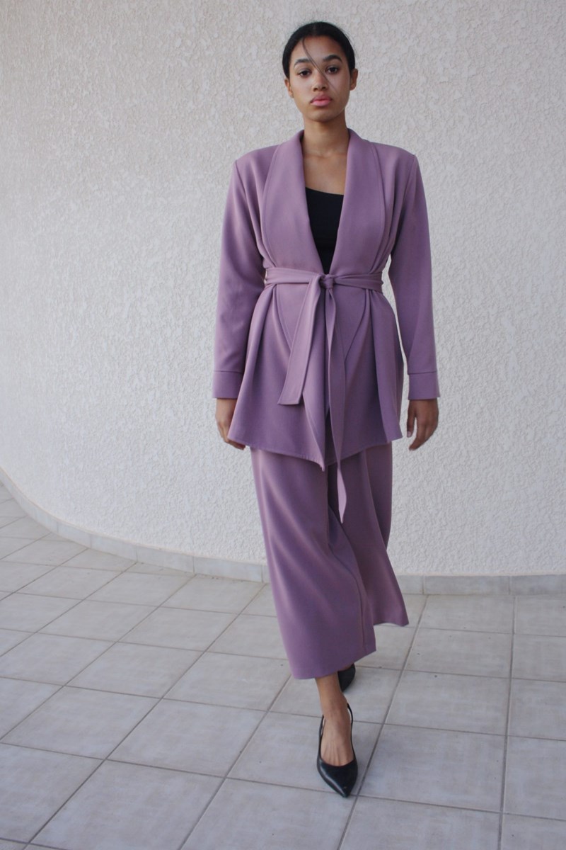 Roses Are Red: Μια συλλογή που απογειώνει τη θηλυκότητα - εικόνα 2