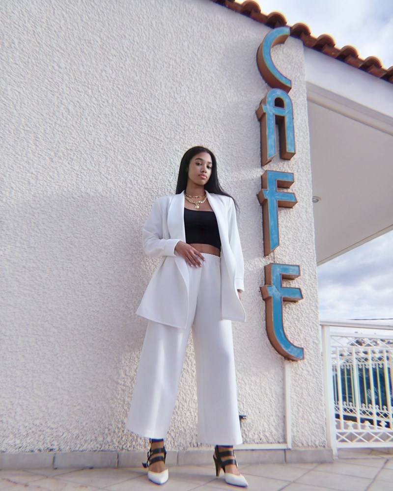 Roses Are Red: Μια συλλογή που απογειώνει τη θηλυκότητα - εικόνα 5