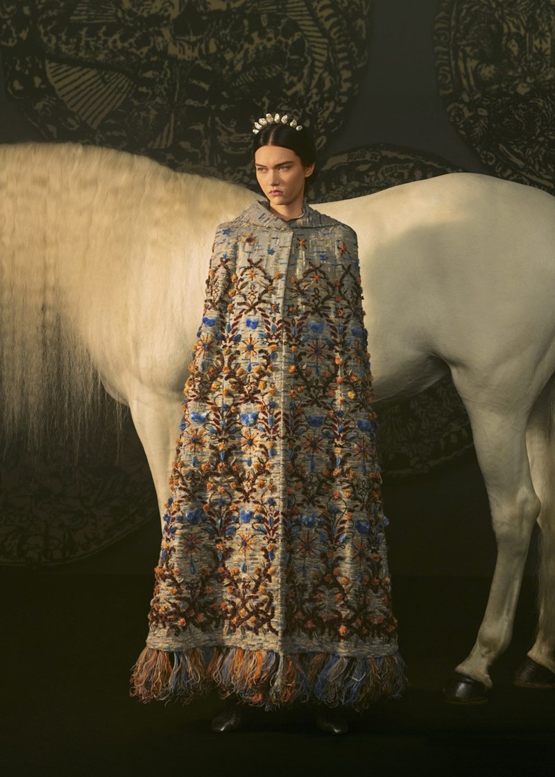 Η Haute Couture SS21 συλλογή του οίκου Dior ήταν γεμάτη μυστήριο και ερωτισμό - εικόνα 38