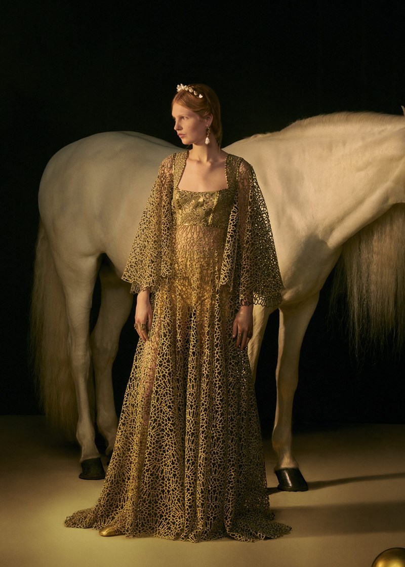 Η Haute Couture SS21 συλλογή του οίκου Dior ήταν γεμάτη μυστήριο και ερωτισμό - εικόνα 11