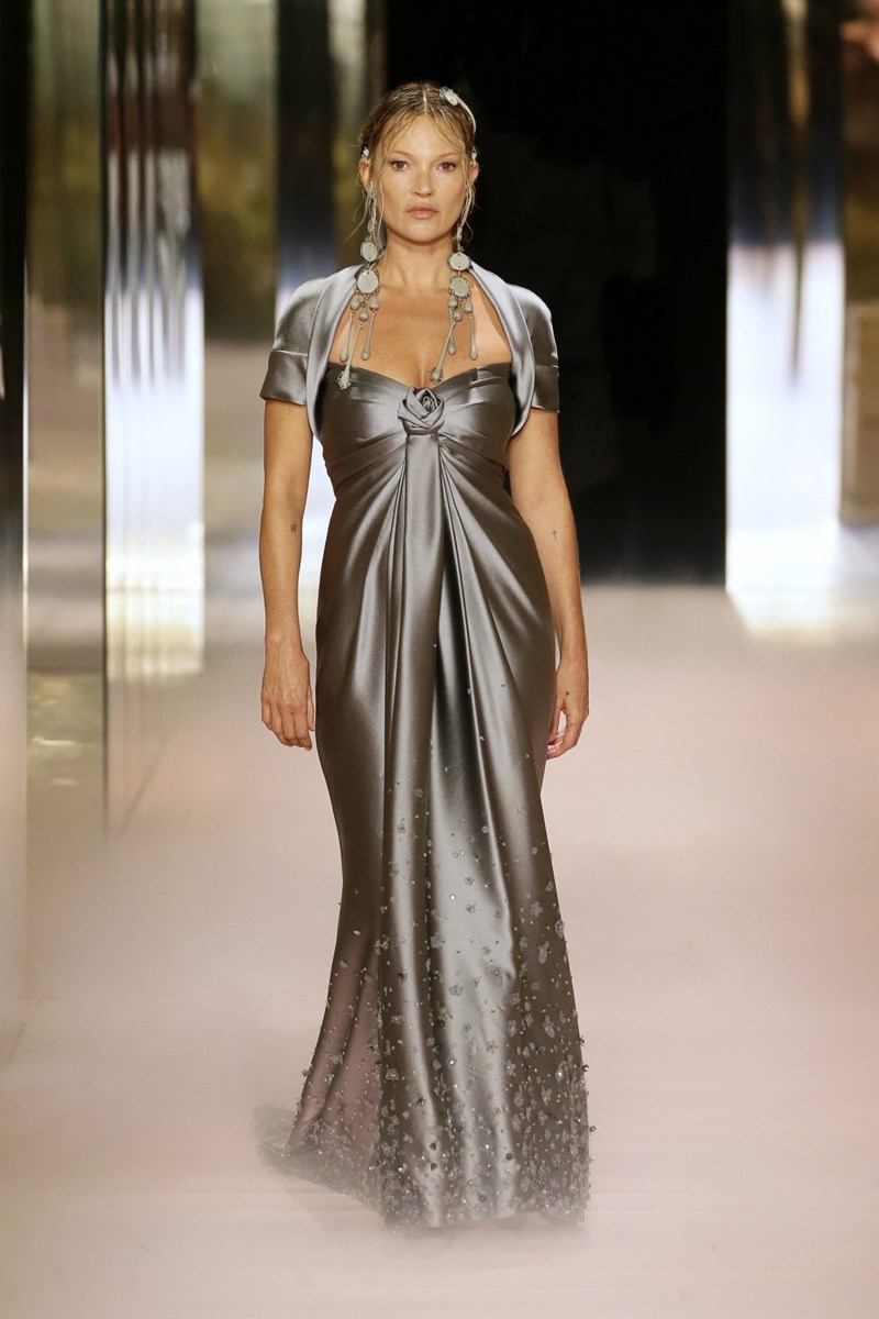 Το εντυπωσιακό couture show της Fendi μαρτυρά το δυνατό ντεμπούτο του Kim Jones - εικόνα 2