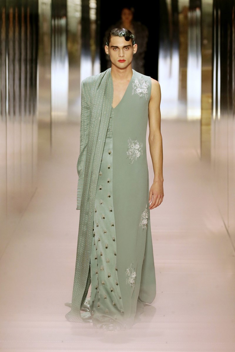 Το εντυπωσιακό couture show της Fendi μαρτυρά το δυνατό ντεμπούτο του Kim Jones - εικόνα 10