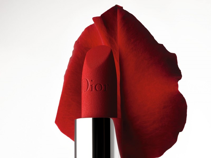 O Peter Phillips μάς συστήνει το ανενεωμένο Rouge Dior μέσα από 3 μακιγιάζ-όνειρο - εικόνα 3