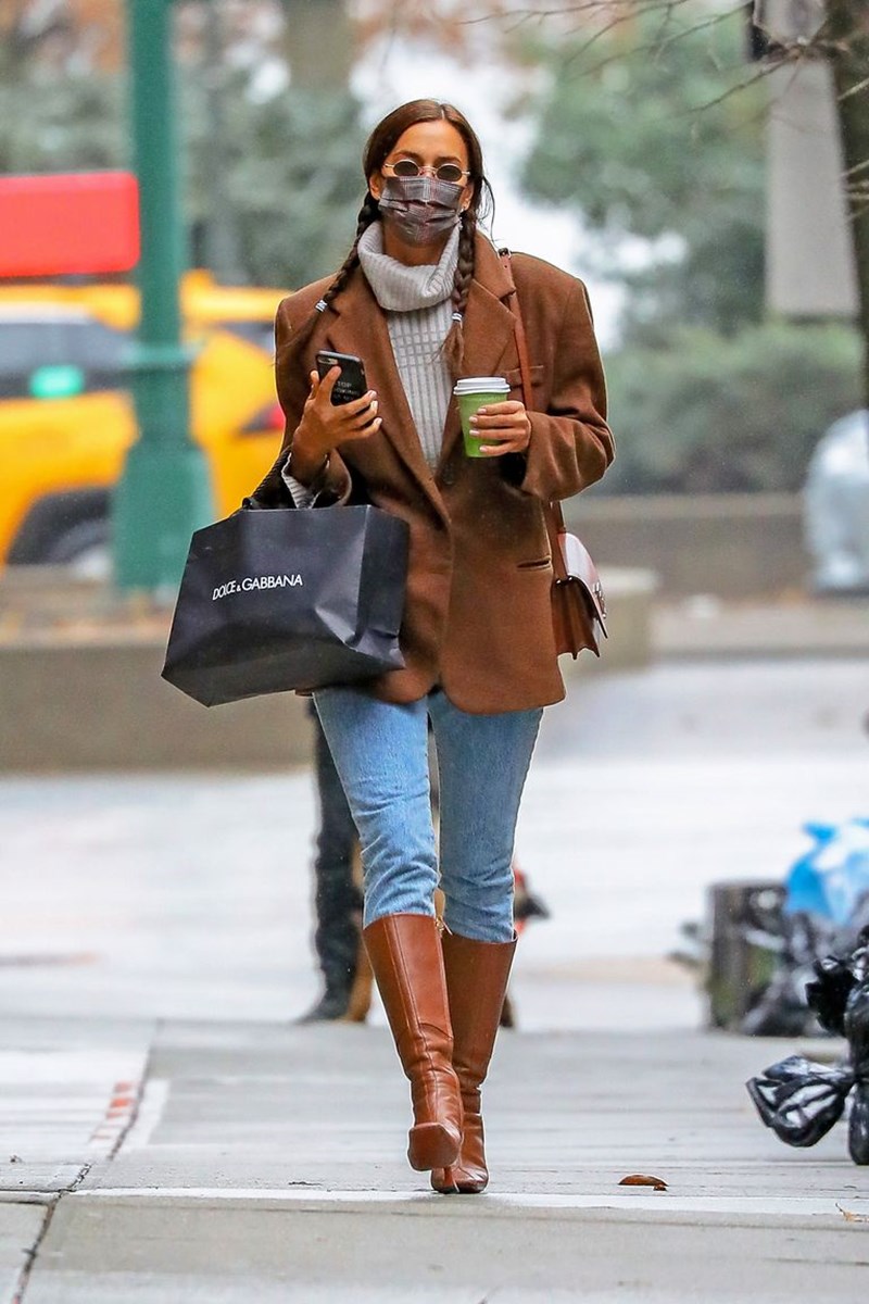 Irina Shayk: Τα πανωφόρια της είναι το ένα καλύτερο από το άλλο. Τα θέλουμε όλα! - εικόνα 9