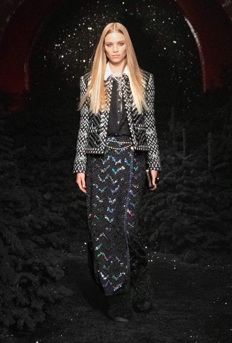 Το AW21 show της Chanel είναι ένα rock, parisian πάρτι - εικόνα 7