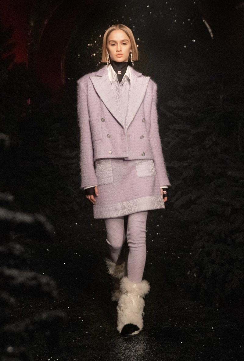 Το AW21 show της Chanel είναι ένα rock, parisian πάρτι - εικόνα 8