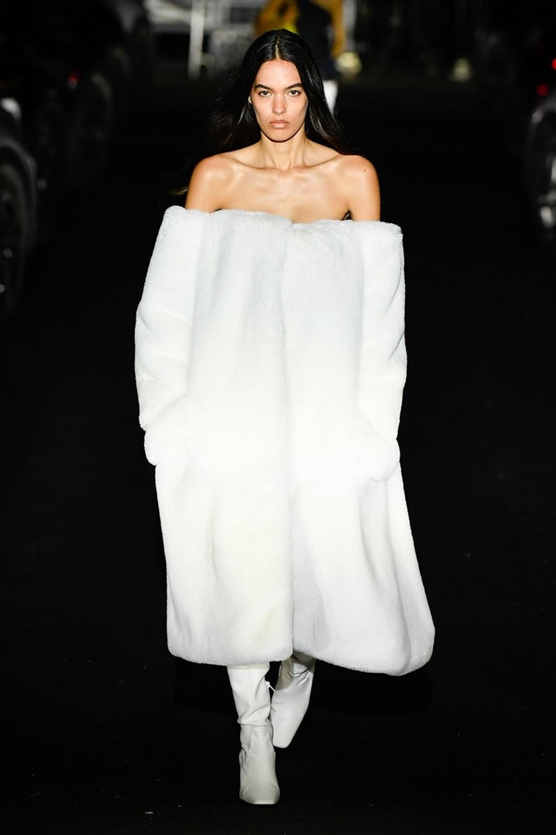 Αυτά είναι τα ωραιότερα looks (μέχρι στιγμής!) από την Εβδομάδα Μόδας του Παρισιού - εικόνα 17