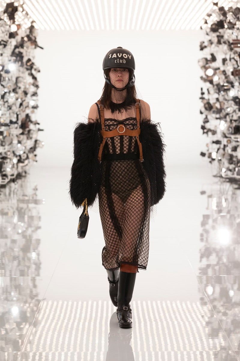 Gucci Aria: O Alessandro Michele ενώνει τις δυνάμεις του με τον οίκο Balenciaga σε μια ανατρεπτική συλλογή για τα 100 χρόνια Gucci - εικόνα 6