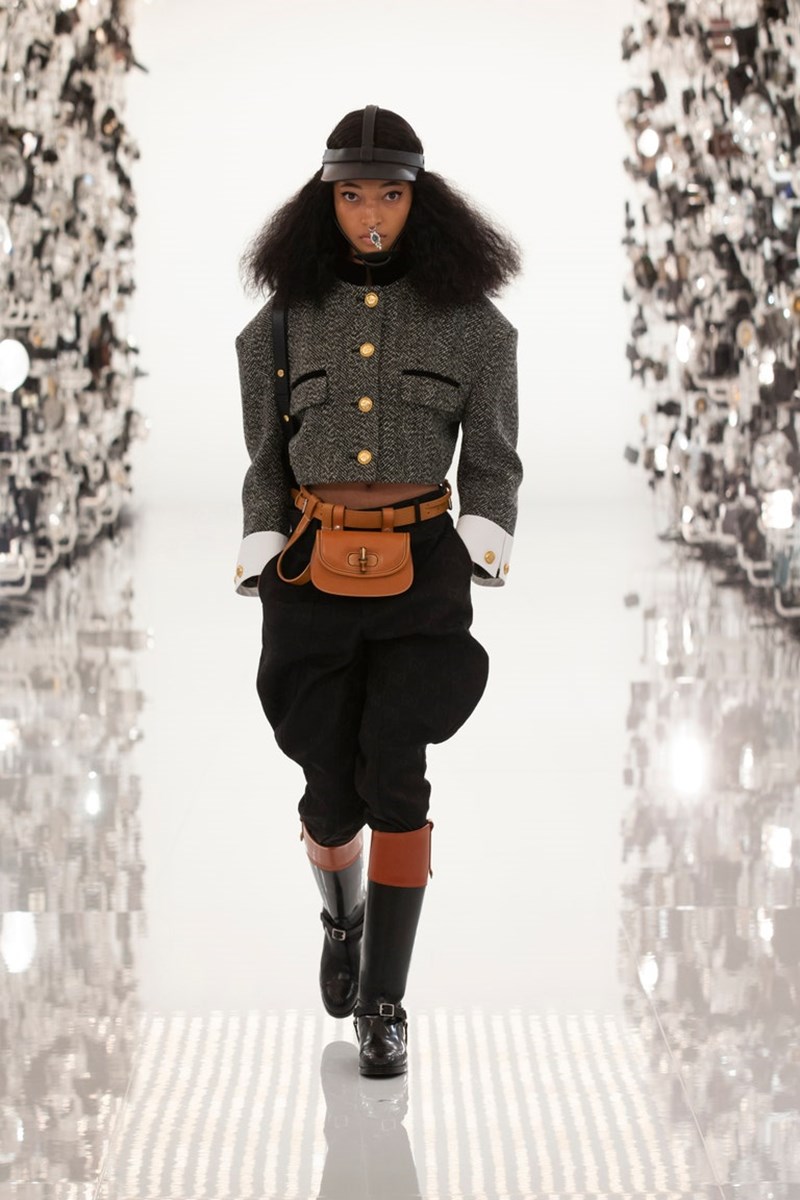 Gucci Aria: O Alessandro Michele ενώνει τις δυνάμεις του με τον οίκο Balenciaga σε μια ανατρεπτική συλλογή για τα 100 χρόνια Gucci - εικόνα 9