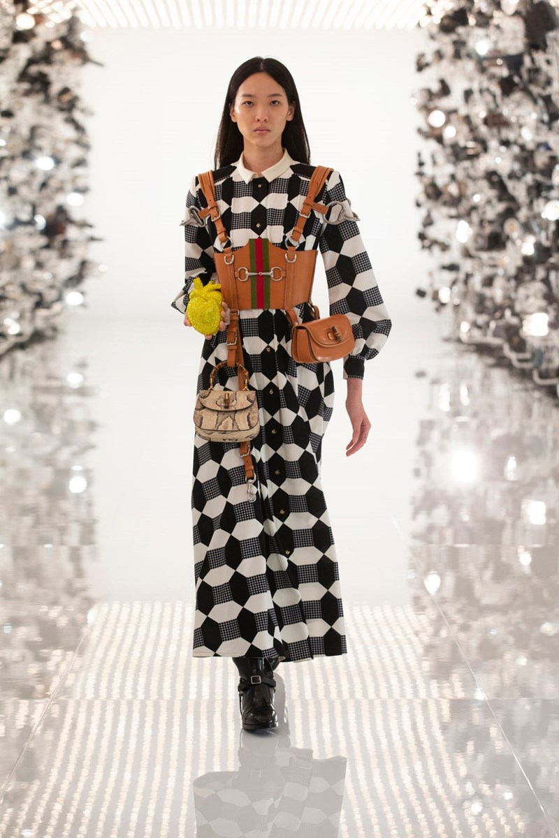 Gucci Aria: O Alessandro Michele ενώνει τις δυνάμεις του με τον οίκο Balenciaga σε μια ανατρεπτική συλλογή για τα 100 χρόνια Gucci - εικόνα 3