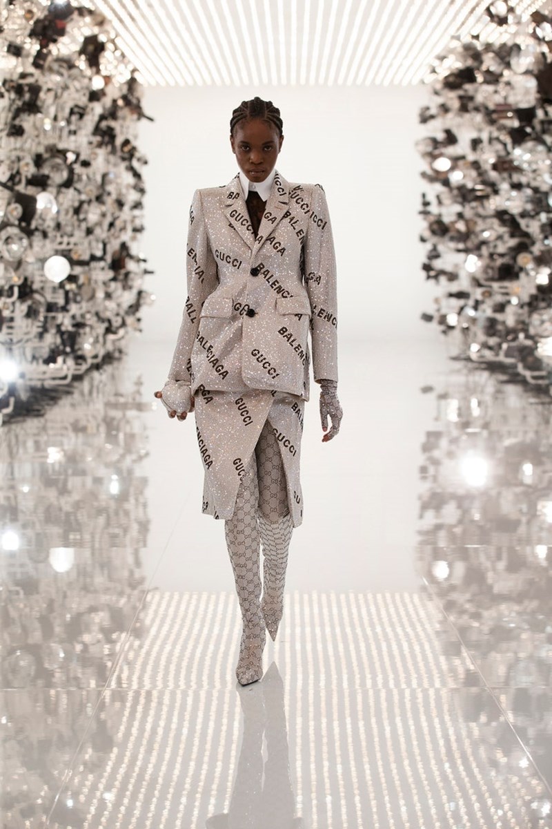 Gucci Aria: O Alessandro Michele ενώνει τις δυνάμεις του με τον οίκο Balenciaga σε μια ανατρεπτική συλλογή για τα 100 χρόνια Gucci - εικόνα 5