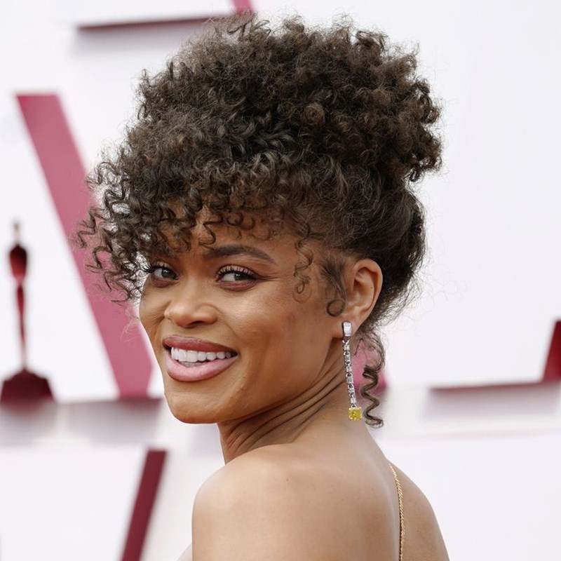 Oscars 2021: Τα beauty looks που ξεχωρίσαμε - εικόνα 3