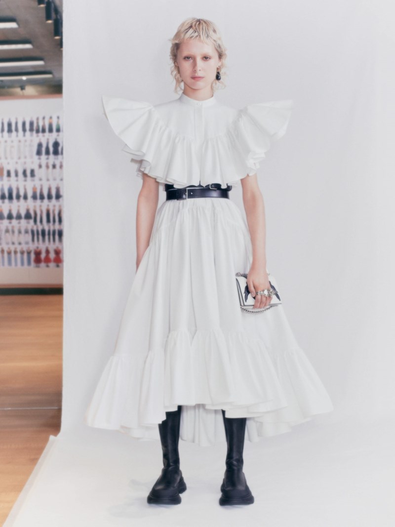 Ο Alexander McQueen μας υπόσχεται μια σεζόν γεμάτη ζωηρά χρώματα και δυναμισμό - εικόνα 23