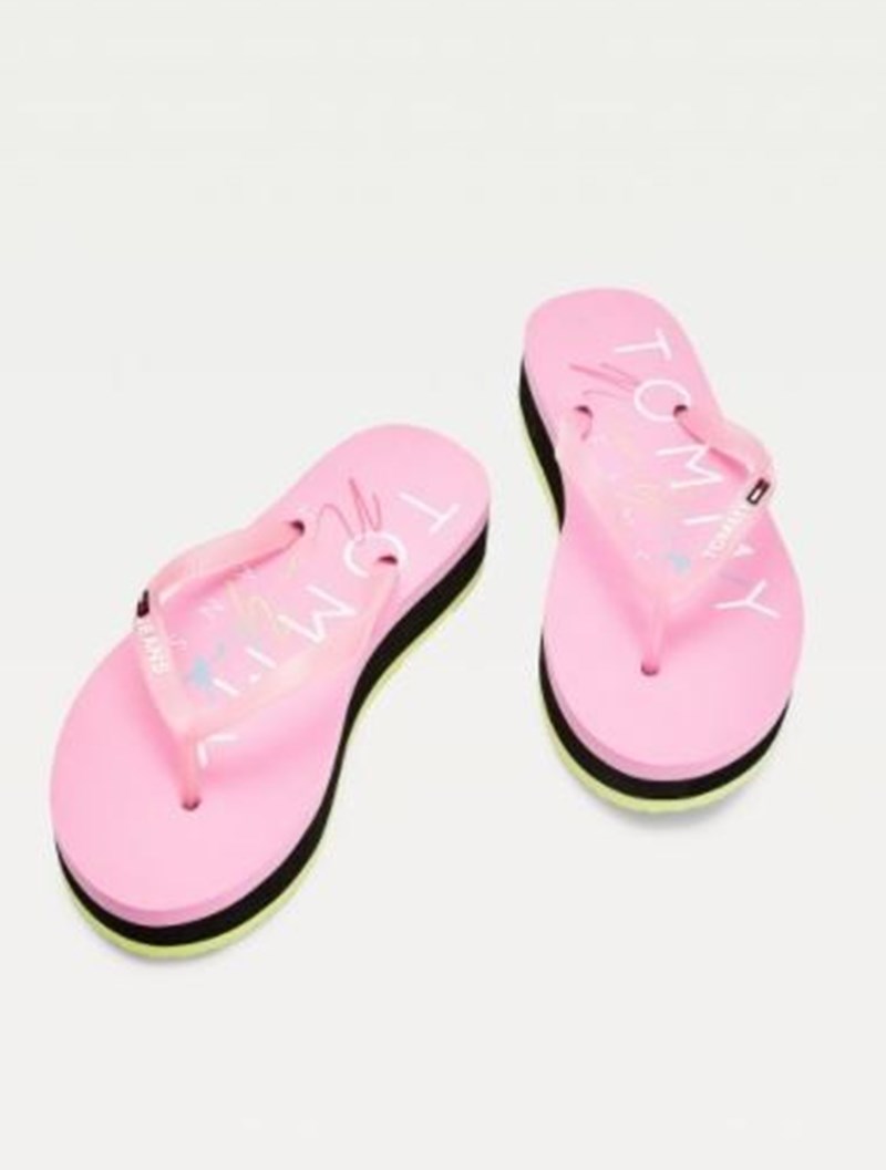 10 τρόποι να εντάξεις τα ανατρεπτικά neon items στα καθημερινά σου σύνολα - εικόνα 10