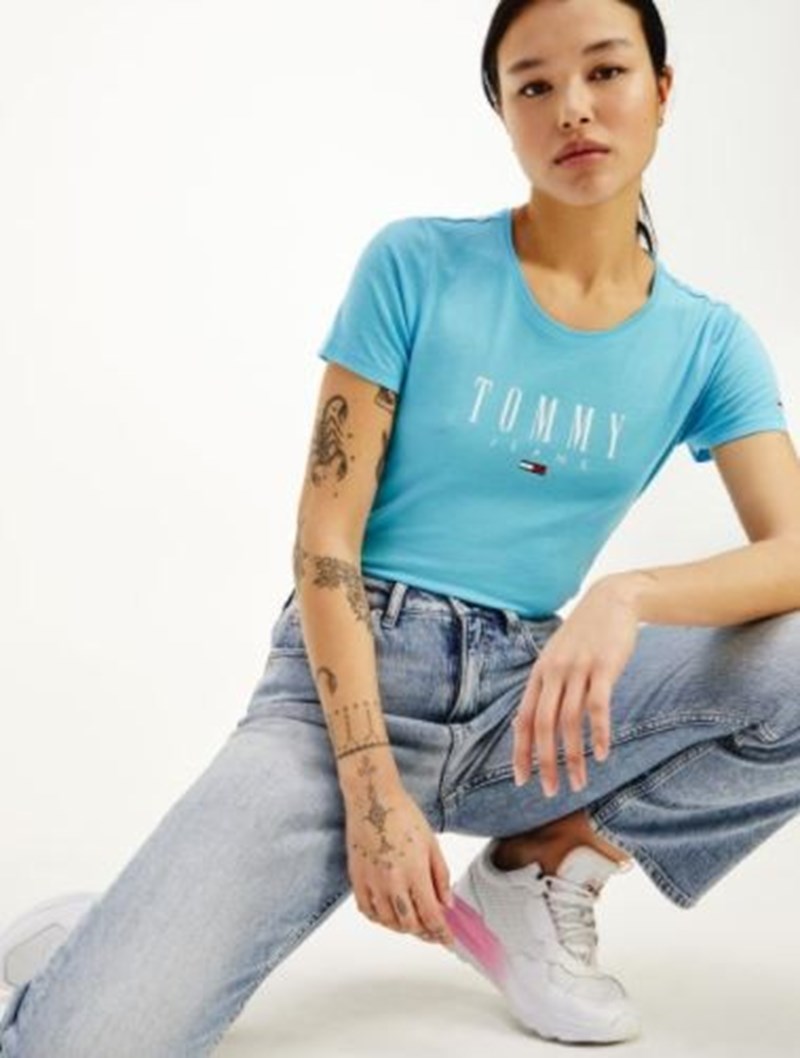 10 τρόποι να εντάξεις τα ανατρεπτικά neon items στα καθημερινά σου σύνολα - εικόνα 9