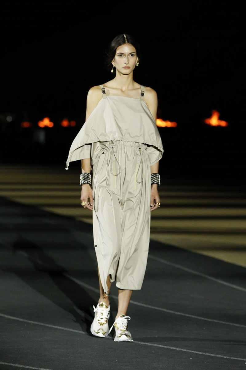 Dior Cruise 2022: Μια συλλογή που εμπνέεται από την αρχαία Ελλάδα αλλά έχει το βλέμμα της στραμμένο στο μέλλον - εικόνα 24