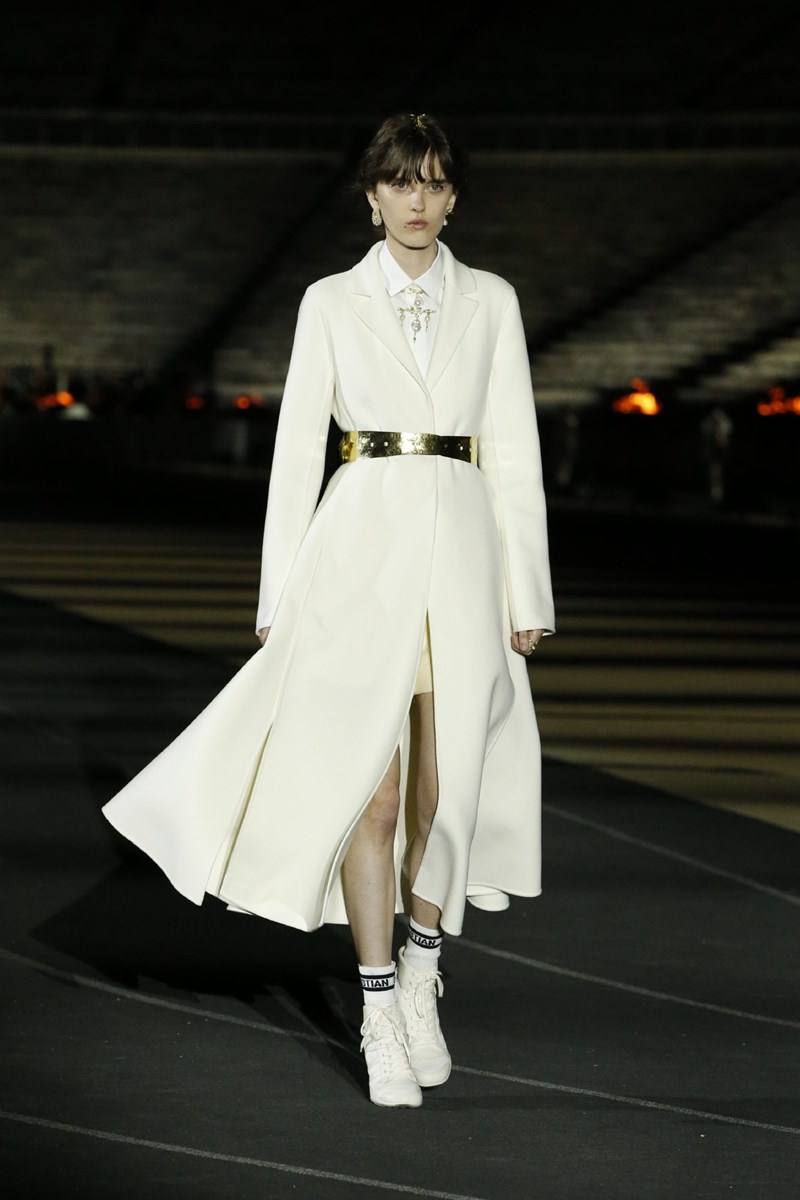 Dior Cruise 2022: Μια συλλογή που εμπνέεται από την αρχαία Ελλάδα αλλά έχει το βλέμμα της στραμμένο στο μέλλον - εικόνα 14