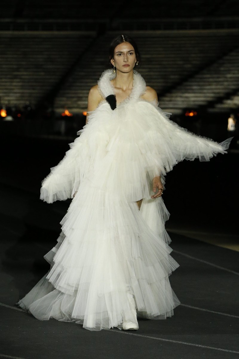 Dior Cruise 2022: Μια συλλογή που εμπνέεται από την αρχαία Ελλάδα αλλά έχει το βλέμμα της στραμμένο στο μέλλον - εικόνα 8
