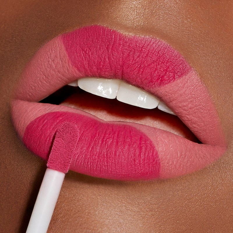 Με αυτά τα beauty προϊόντα στο νεσεσέρ σου, το μακιγιάζ σου θα μείνει στη θέση του όλη μέρα - εικόνα 4