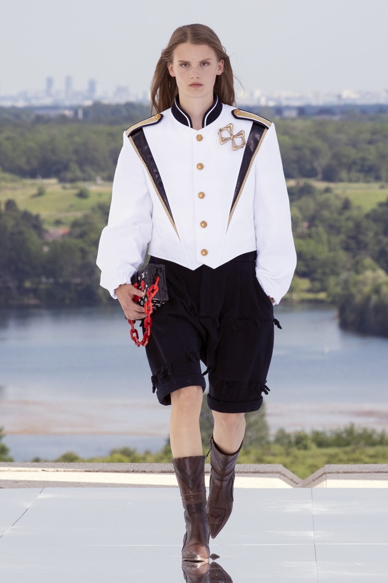 Louis Vuitton Cruise 2022: Αυτή η συλλογή μόλις προσγειώθηκε από το διάστημα - εικόνα 4