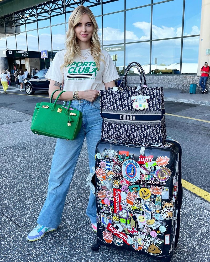 Η Chiara Ferragni είναι στην Ελλάδα και εμείς βάλαμε στο μικροσκόπιο τις stylish εμφανίσεις της - εικόνα 1