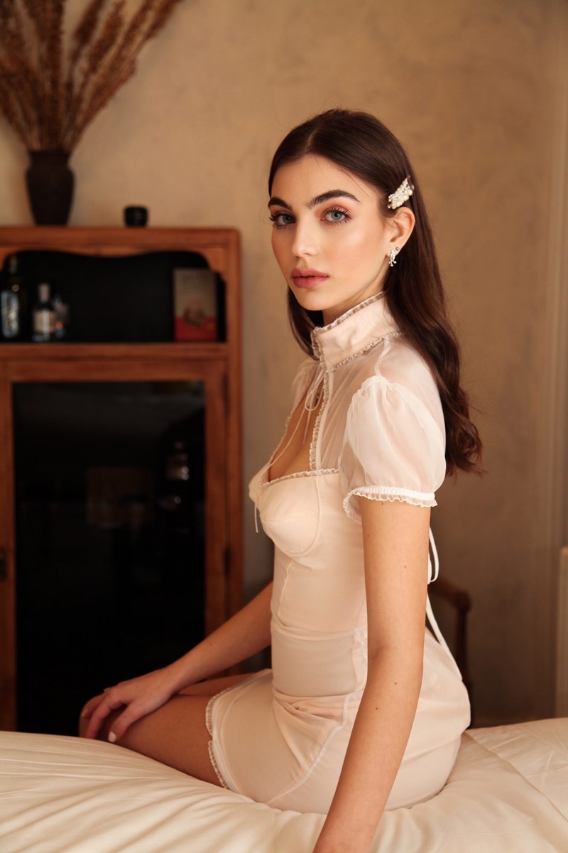Αν αγαπάς τα κομμάτια με vintage vibes, τότε αυτή η συλλογή φτιάχτηκε για εσένα - εικόνα 3