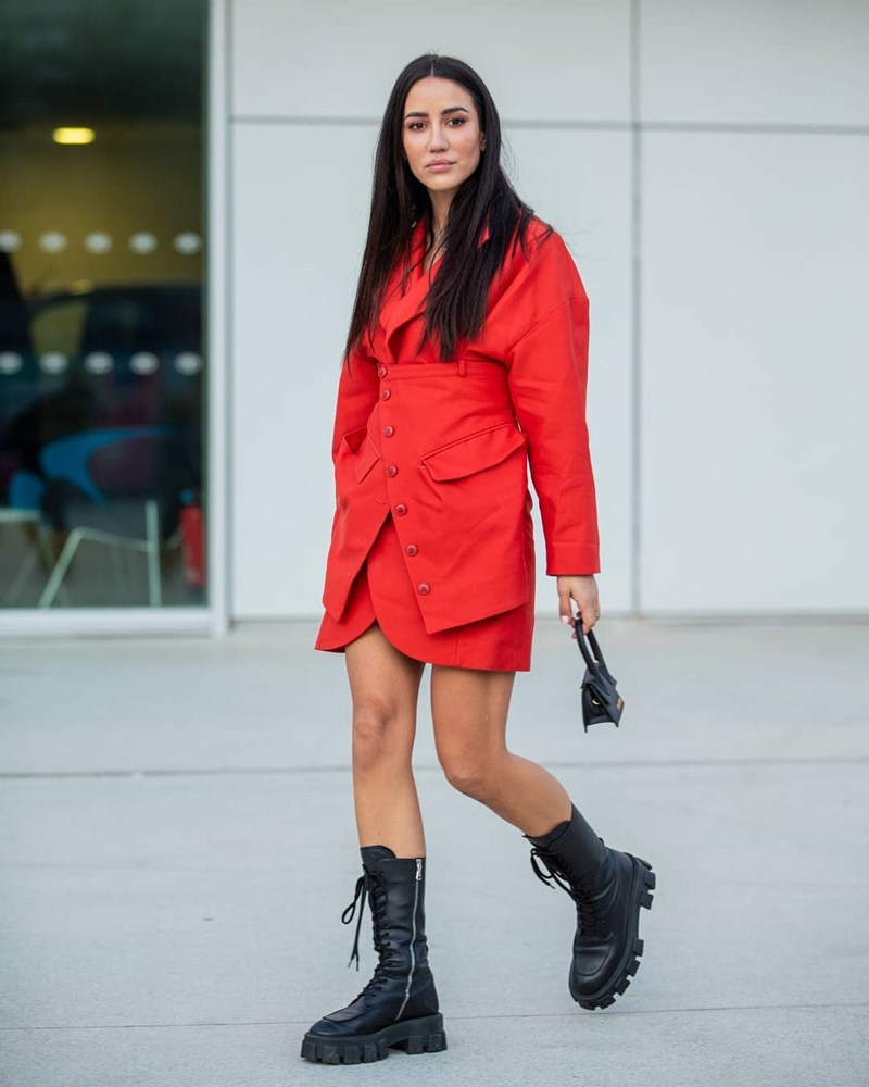 Boots & Shorts: Το ιδανικό look για ένα βροχερό weekend σαν και αυτό - εικόνα 2